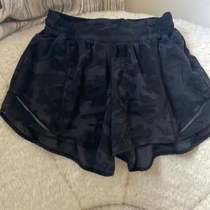Lululemon Hotty hot shorts